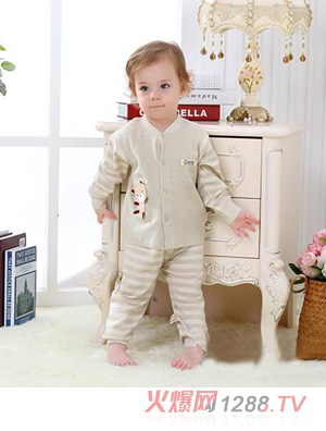 蓓琪兔嬰兒服飾2015秋冬新品彩棉系列對(duì)襟套裝